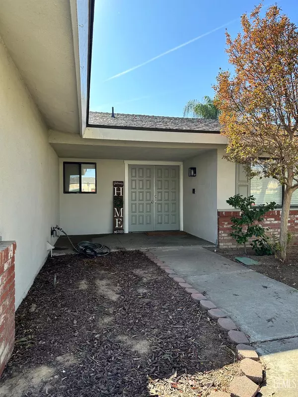 Bakersfield, CA 93312,10017 Laurie Avenue