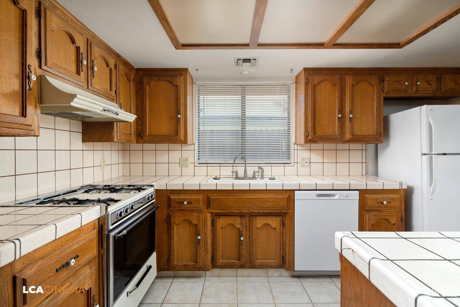 Bakersfield, CA 93313,4324 Sugar Cane Avenue