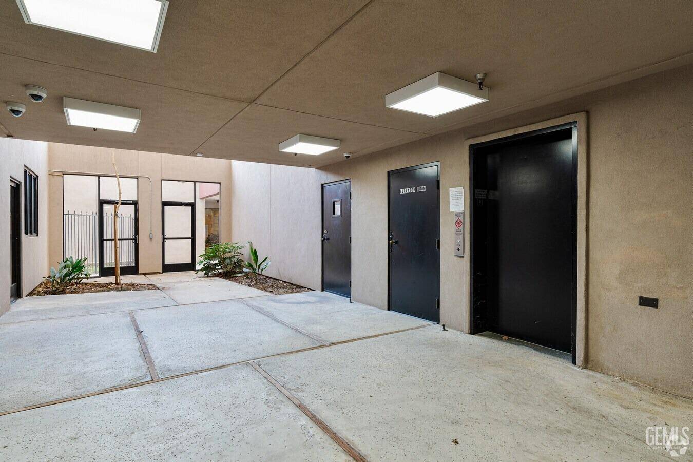 Bakersfield, CA 93301,3550 Q Street #302
