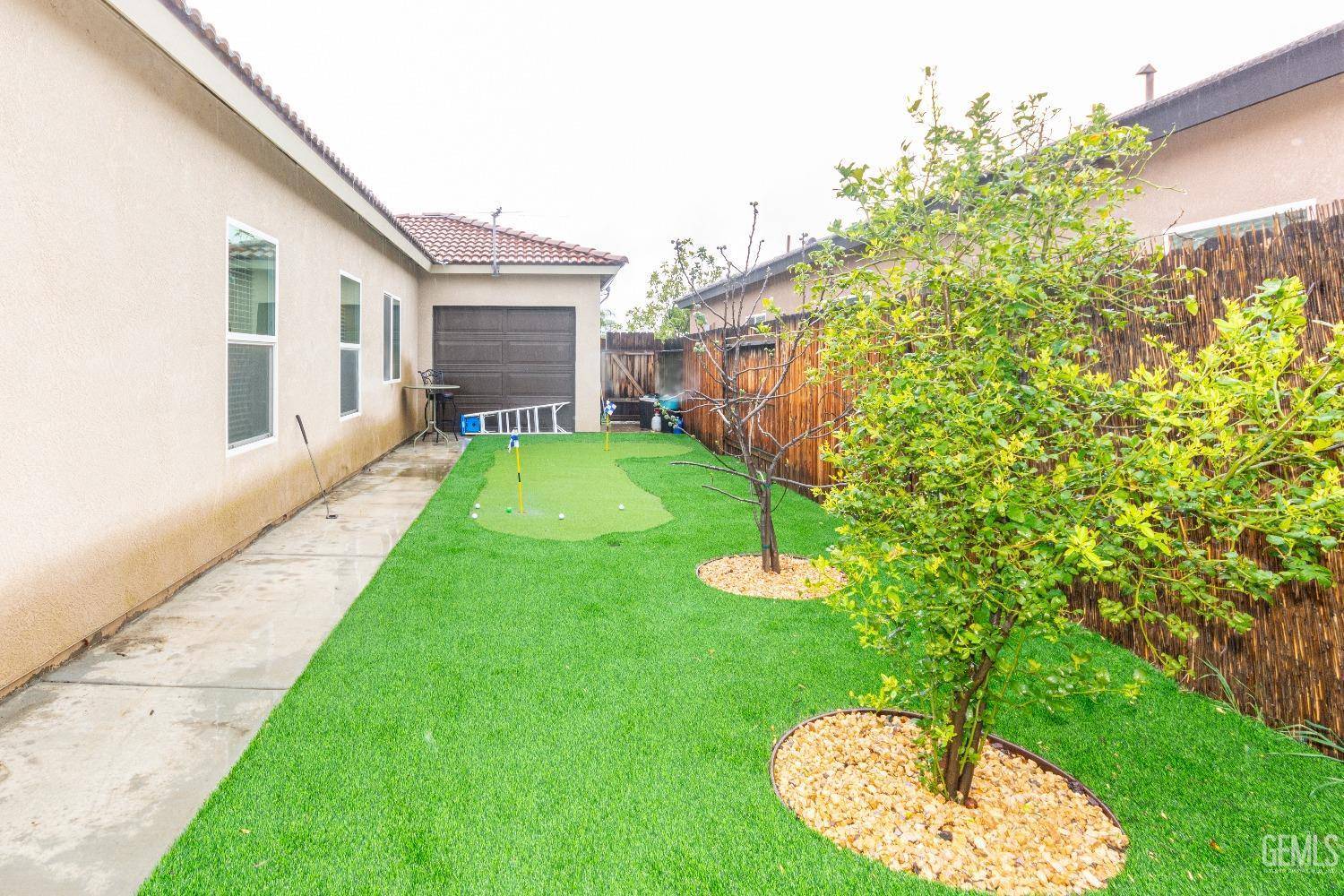 Bakersfield, CA 93313,7918 Rhine Drive