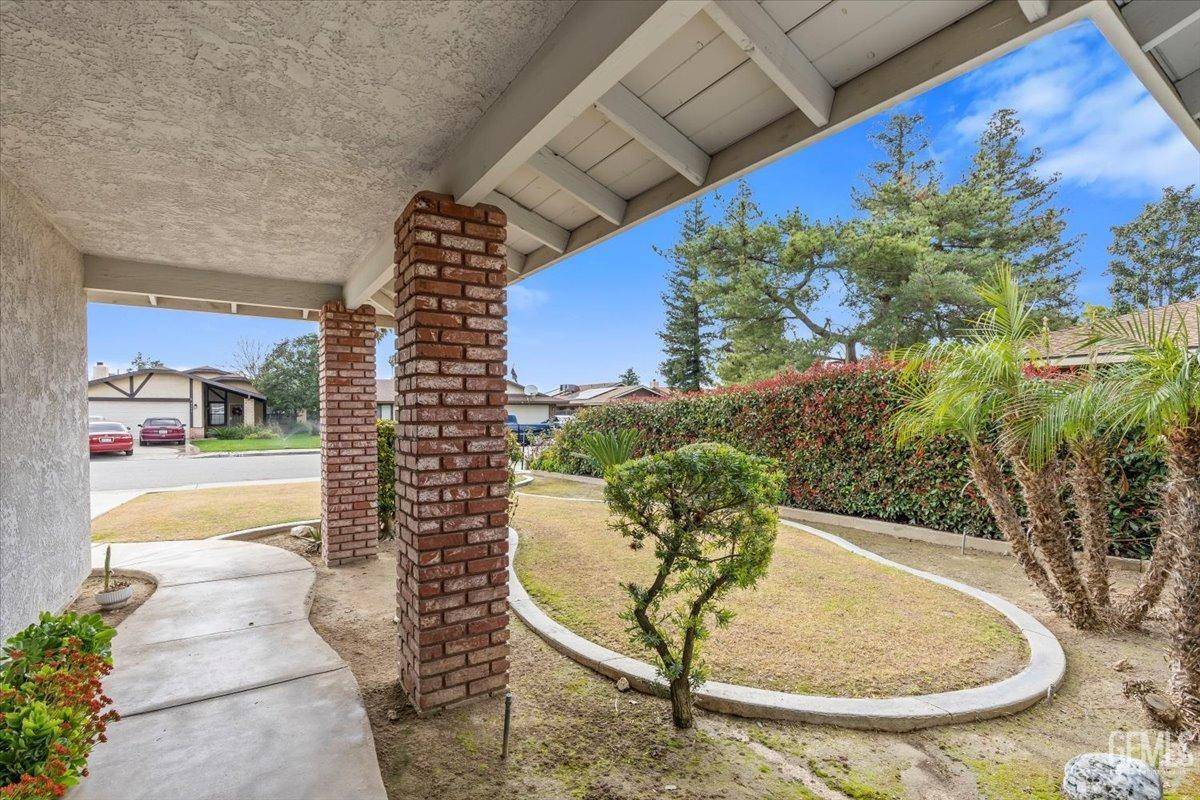 Bakersfield, CA 93313,4008 Sugar Cane Avenue