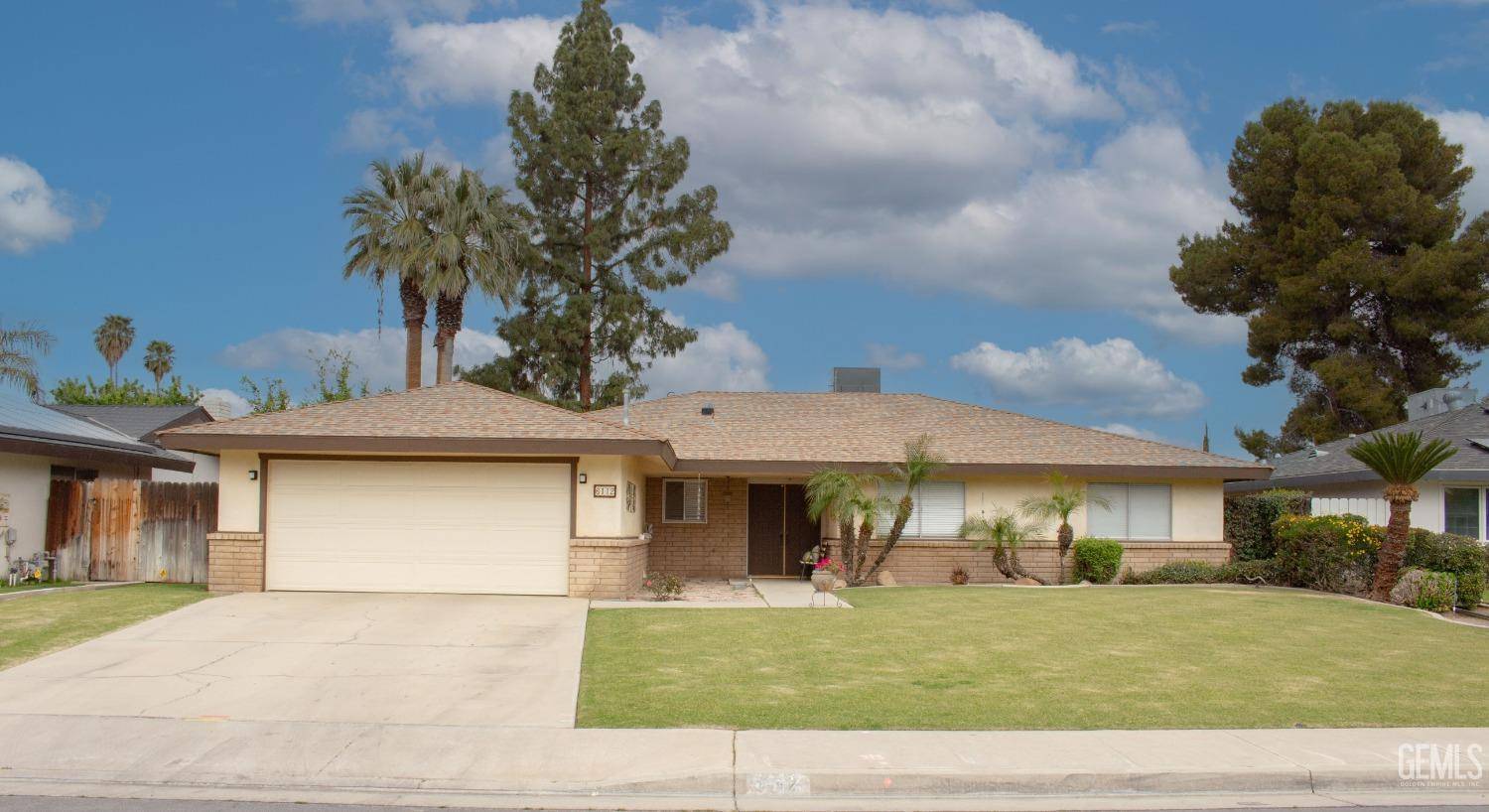 6112 Eastbourne Way, Bakersfield, CA 93309