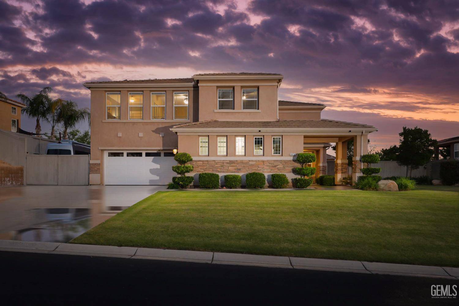 6824 Canaletto Avenue, Bakersfield, CA 93306