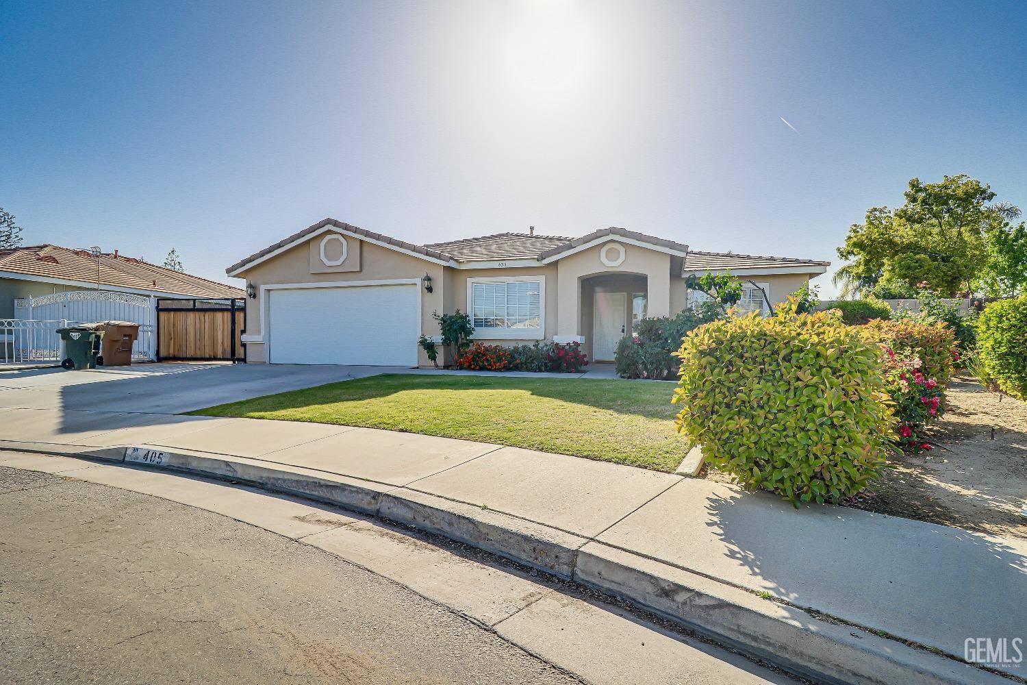 Bakersfield, CA 93314,405 Calle Lechuga