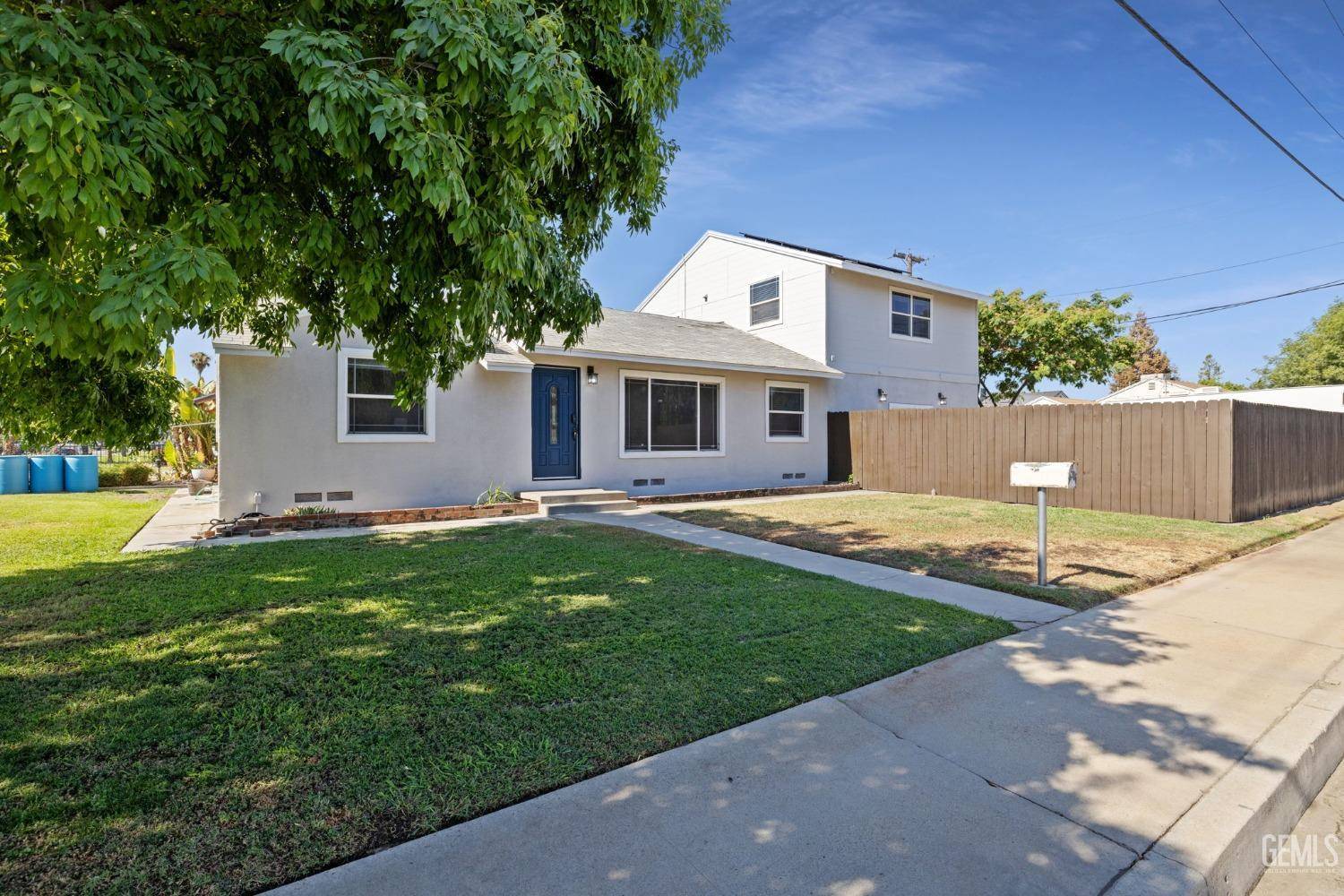 Bakersfield, CA 93309,3301 Palm Street