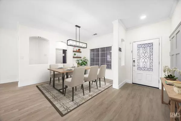 Bakersfield, CA 93314,214 Irish Crystal Court