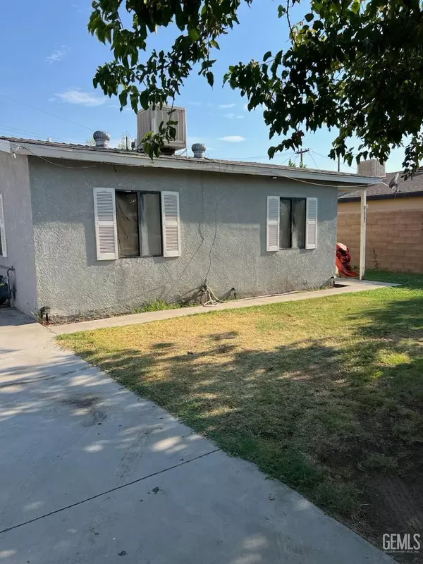 2709 Norman Avenue, Bakersfield, CA 93304