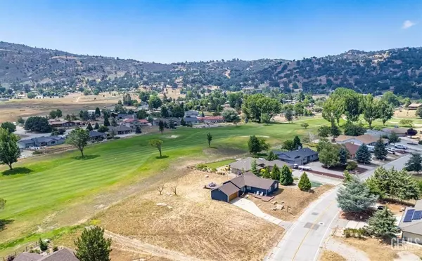 Tehachapi, CA 93561,29840 Pinedale Drive