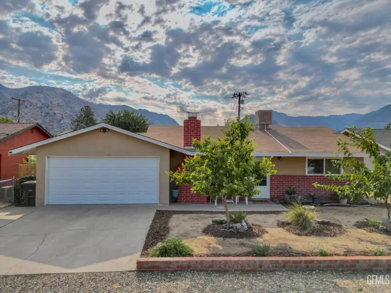 2612 Flower Street, Lake Isabella, CA 93240