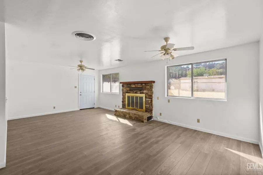 4208 Balboa Street, Lake Isabella, CA 93240