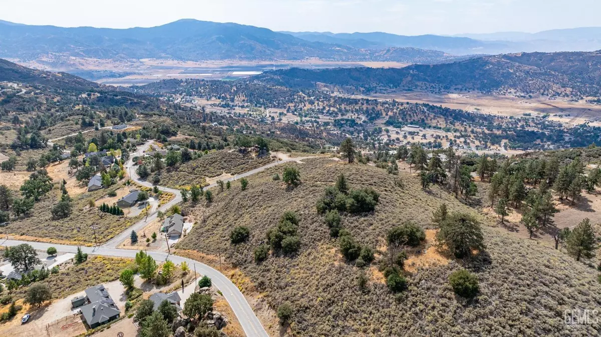 Tehachapi, CA 93561,25201 Jacaranda Drive