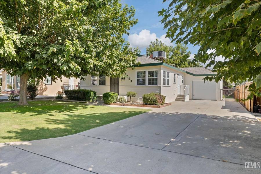 2324 Charleston Drive, Bakersfield, CA 93308