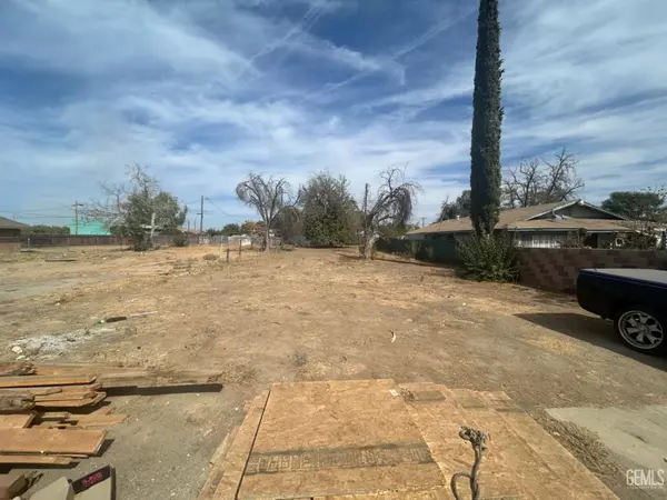 Shafter, CA 93263,30704 Paseo De Pico Street