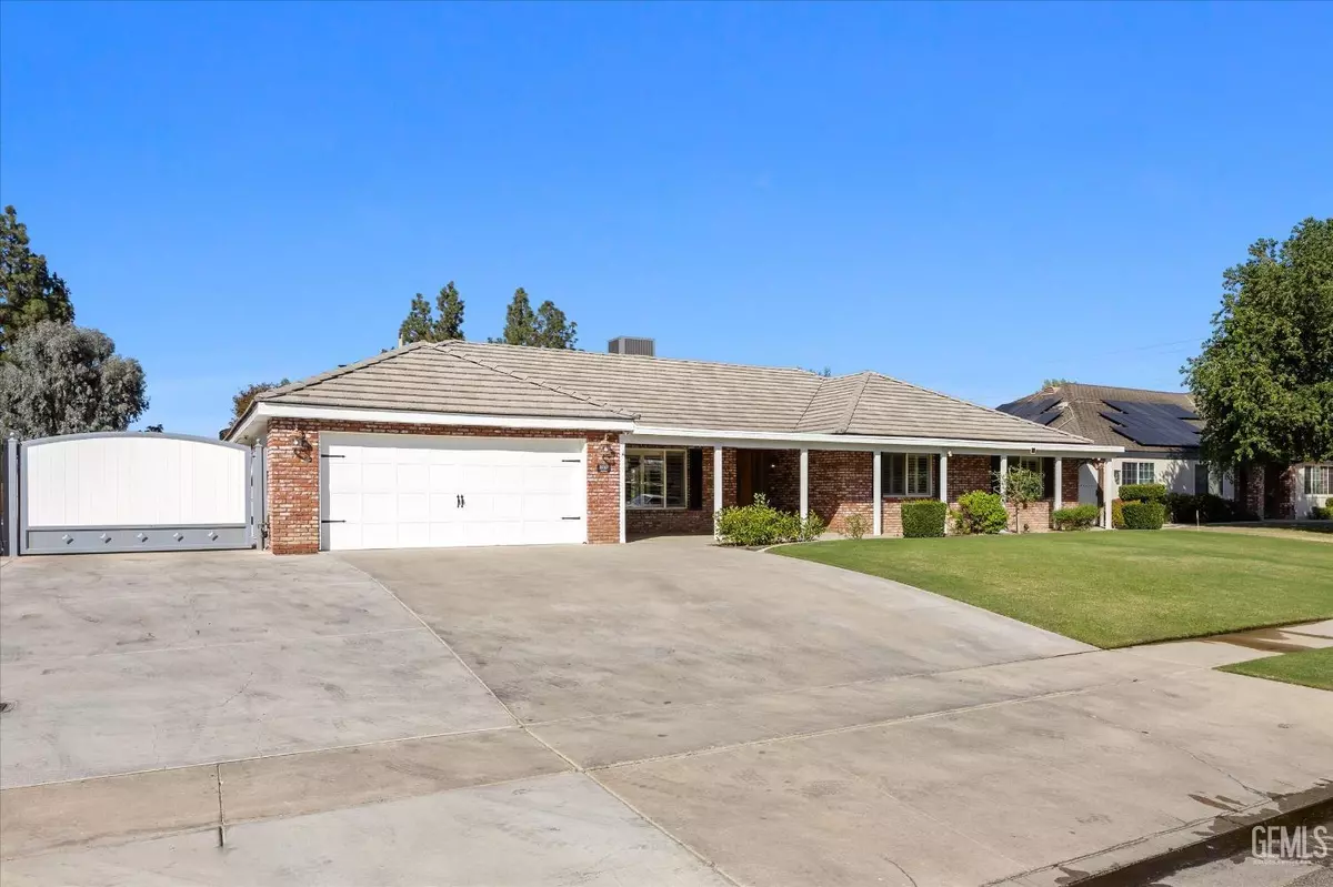 Bakersfield, CA 93312,2717 Nicole Way