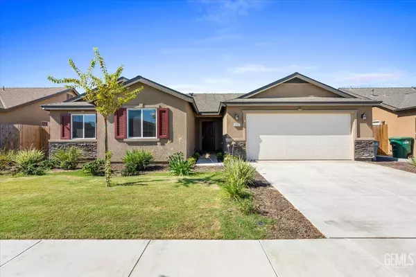 2237 Avian Way, Delano, CA 93215