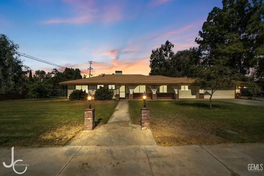 2714 El Caballo Avenue, Bakersfield, CA 93304