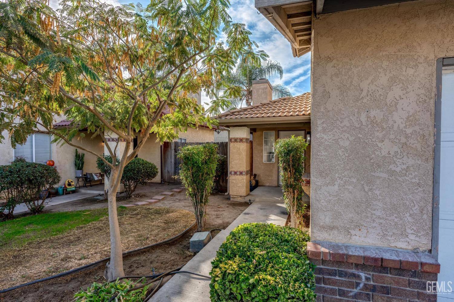 Bakersfield, CA 93311,8213 Birch Street