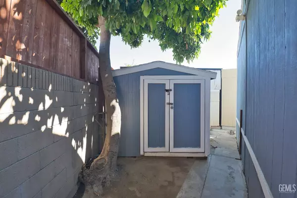 Paramount, CA 90723,15325 Orange Avenue #F17