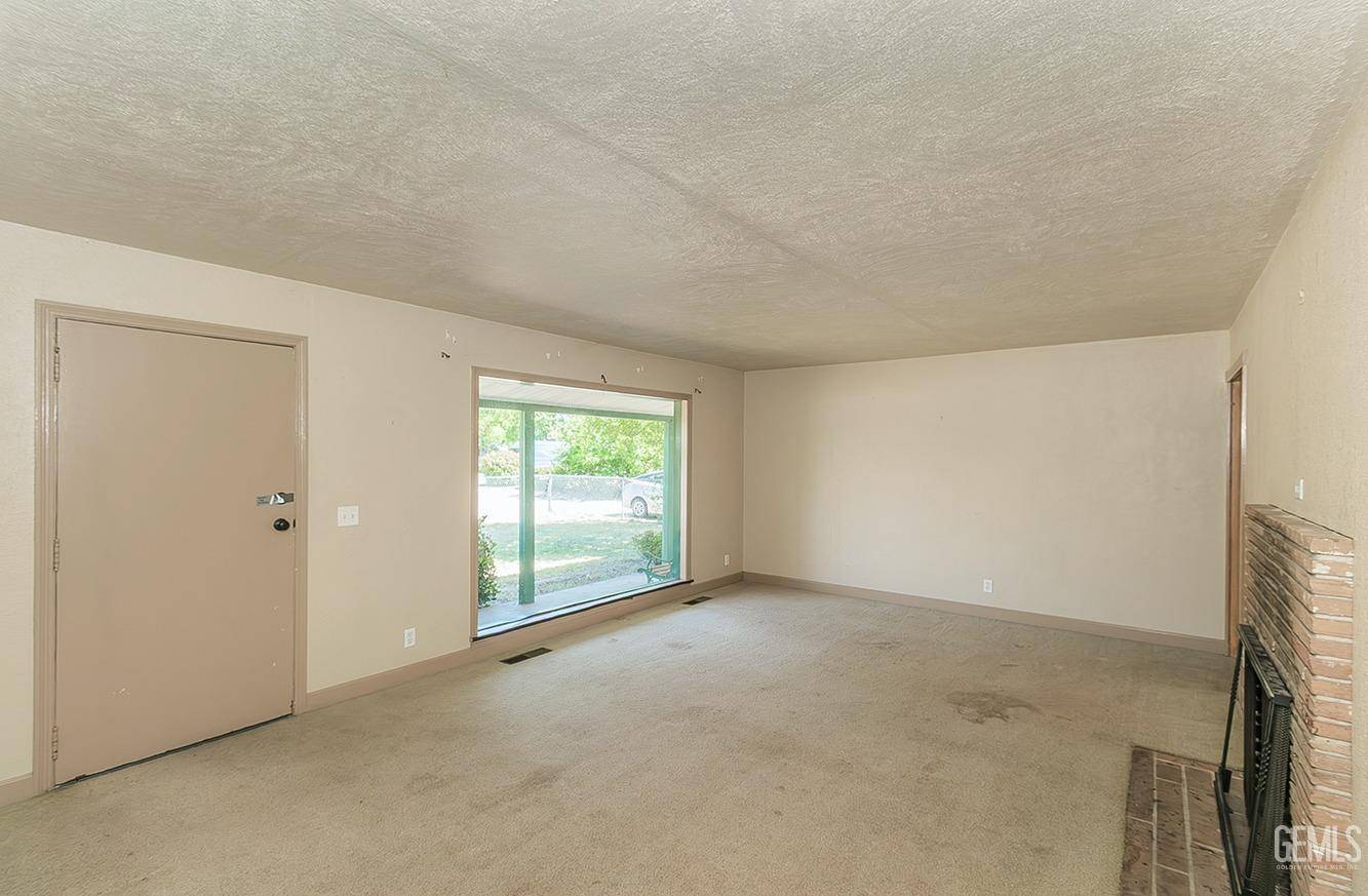 Fresno, CA 93737,1341 N Fancher Avenue