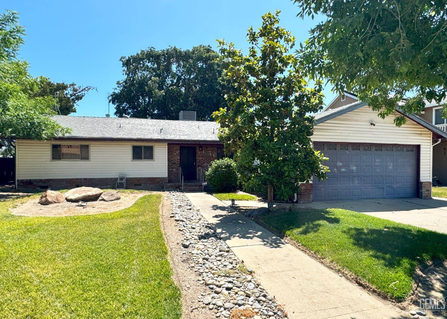 1041 Golden Gate Avenue, Dos Palos, CA 93620