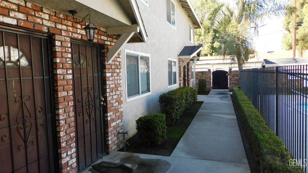 609 Taylor Street #14, Bakersfield, CA 93309