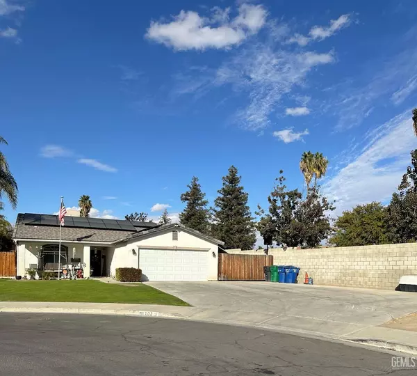 Bakersfield, CA 93308,102 Misty Meadow Drive