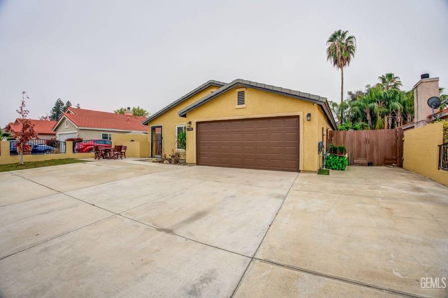 6702 Windpiper Lane, Bakersfield, CA 93313