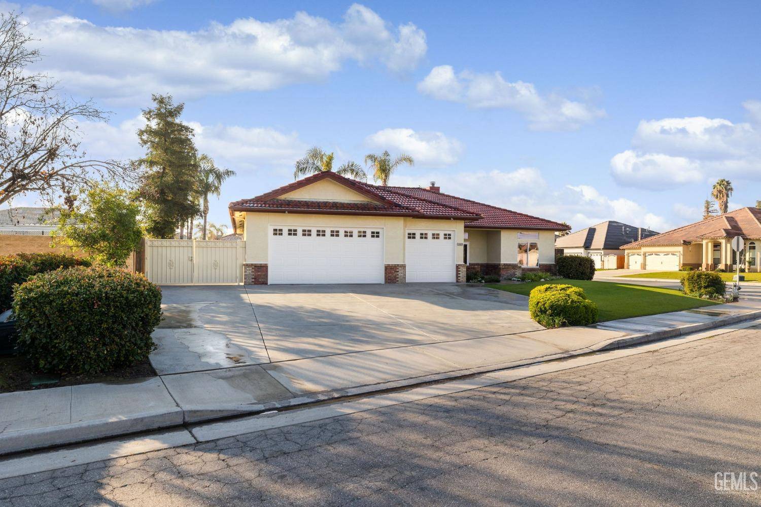 Bakersfield, CA 93313,3603 Trojes Avenue