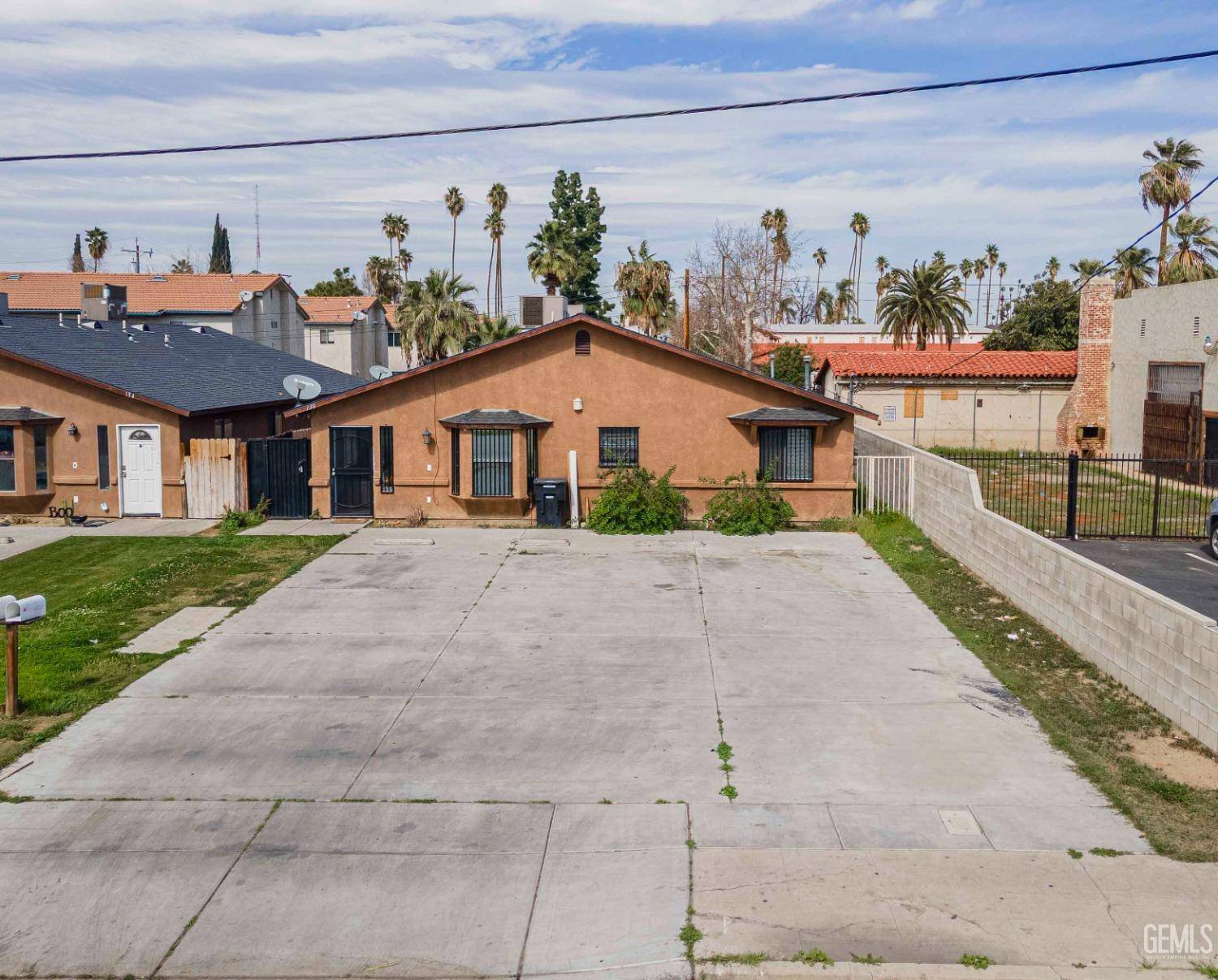 130 8th Street, Bakersfield, CA 93304
