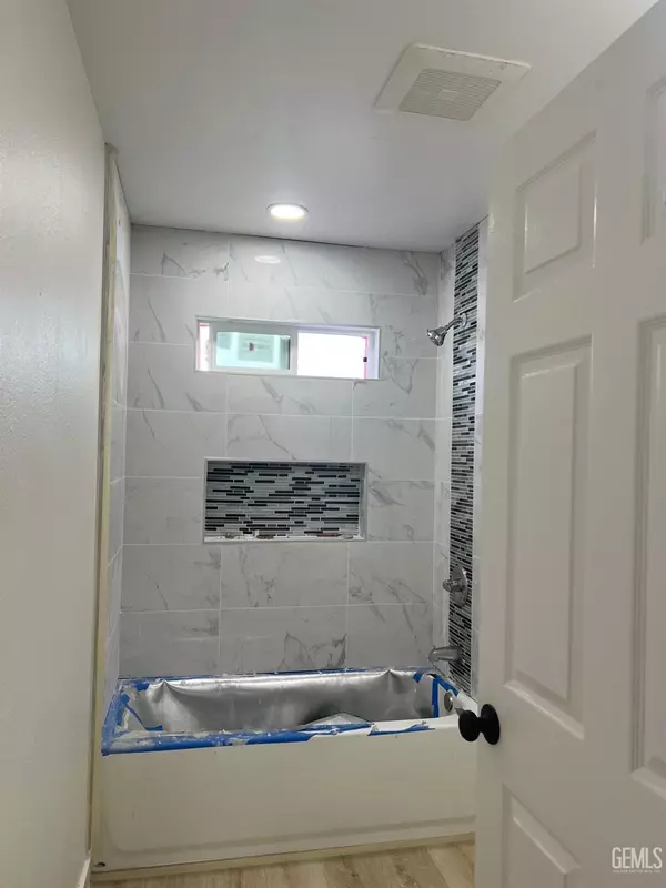 Corcoran, CA 93212,2312 Brokaw Avenue