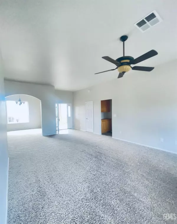 Tehachapi, CA 93561,1320 Scarlet Oak Drive