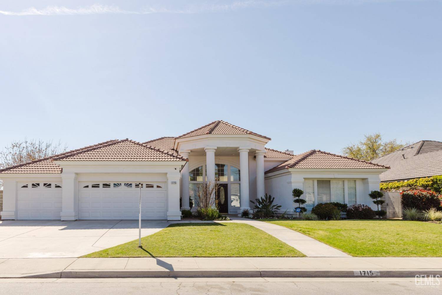 1715 Norwich Way, Bakersfield, CA 93311