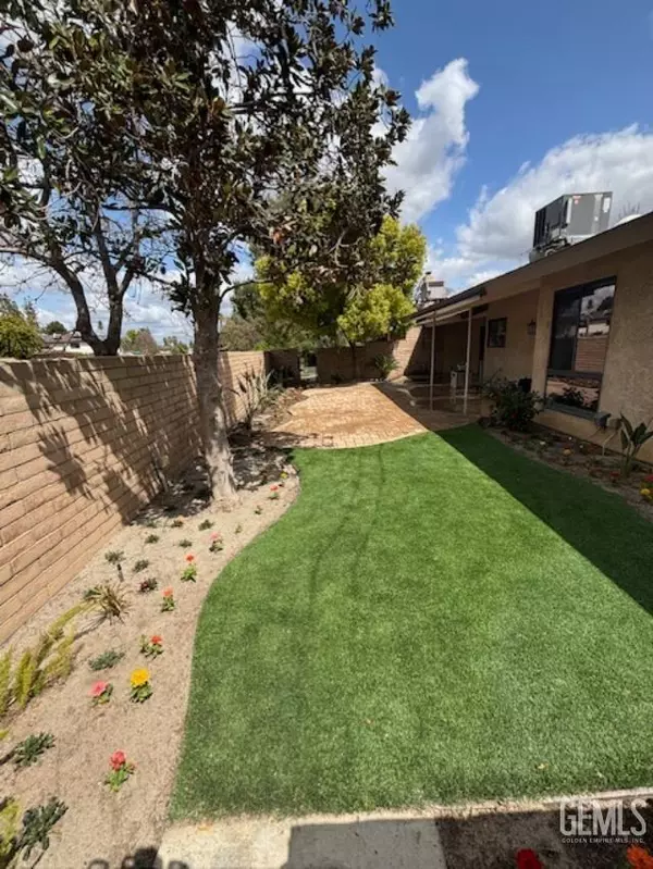 Bakersfield, CA 93309,2300 El Portal Drive #69