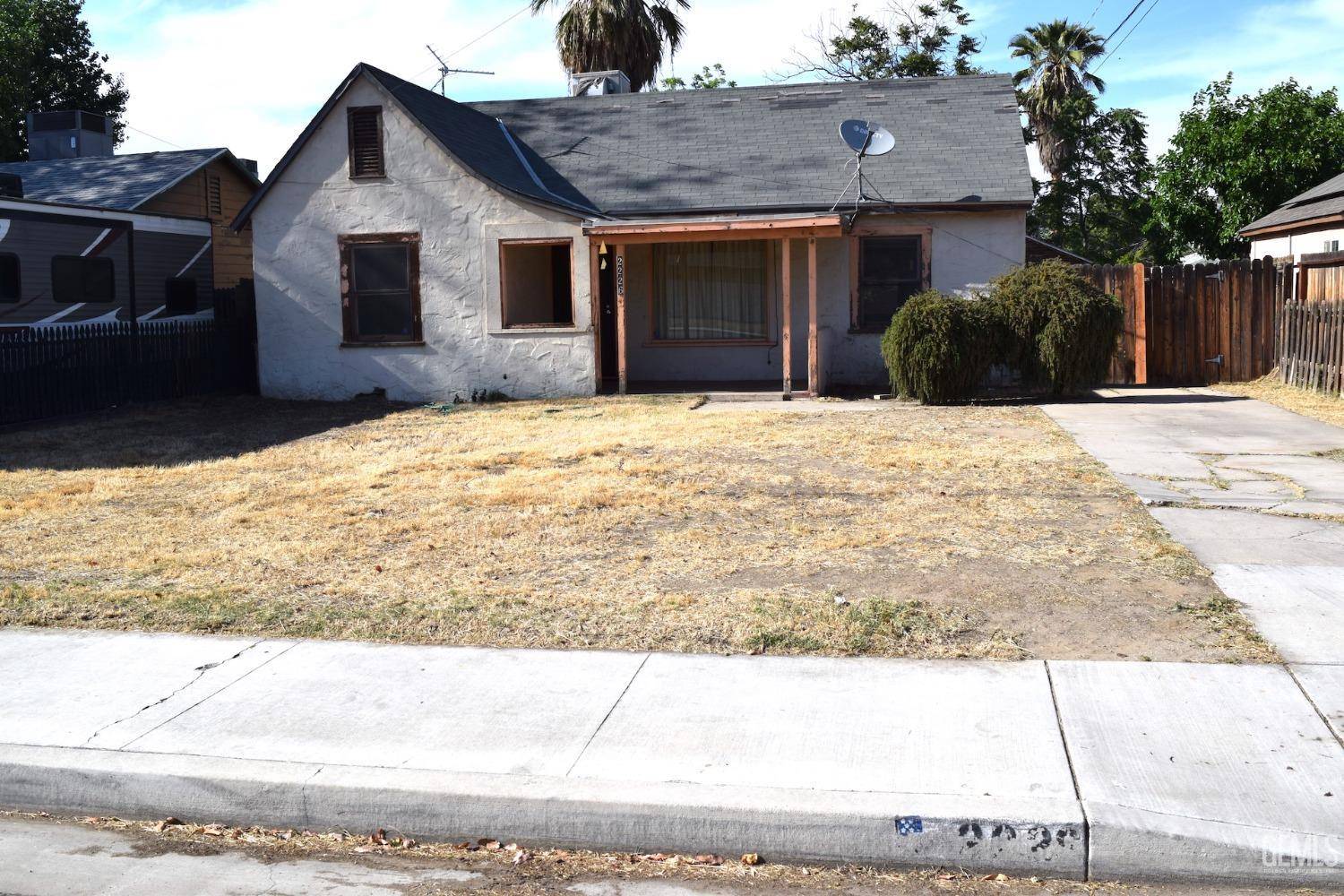 2226 Buena Vista Street, Bakersfield, CA 93304