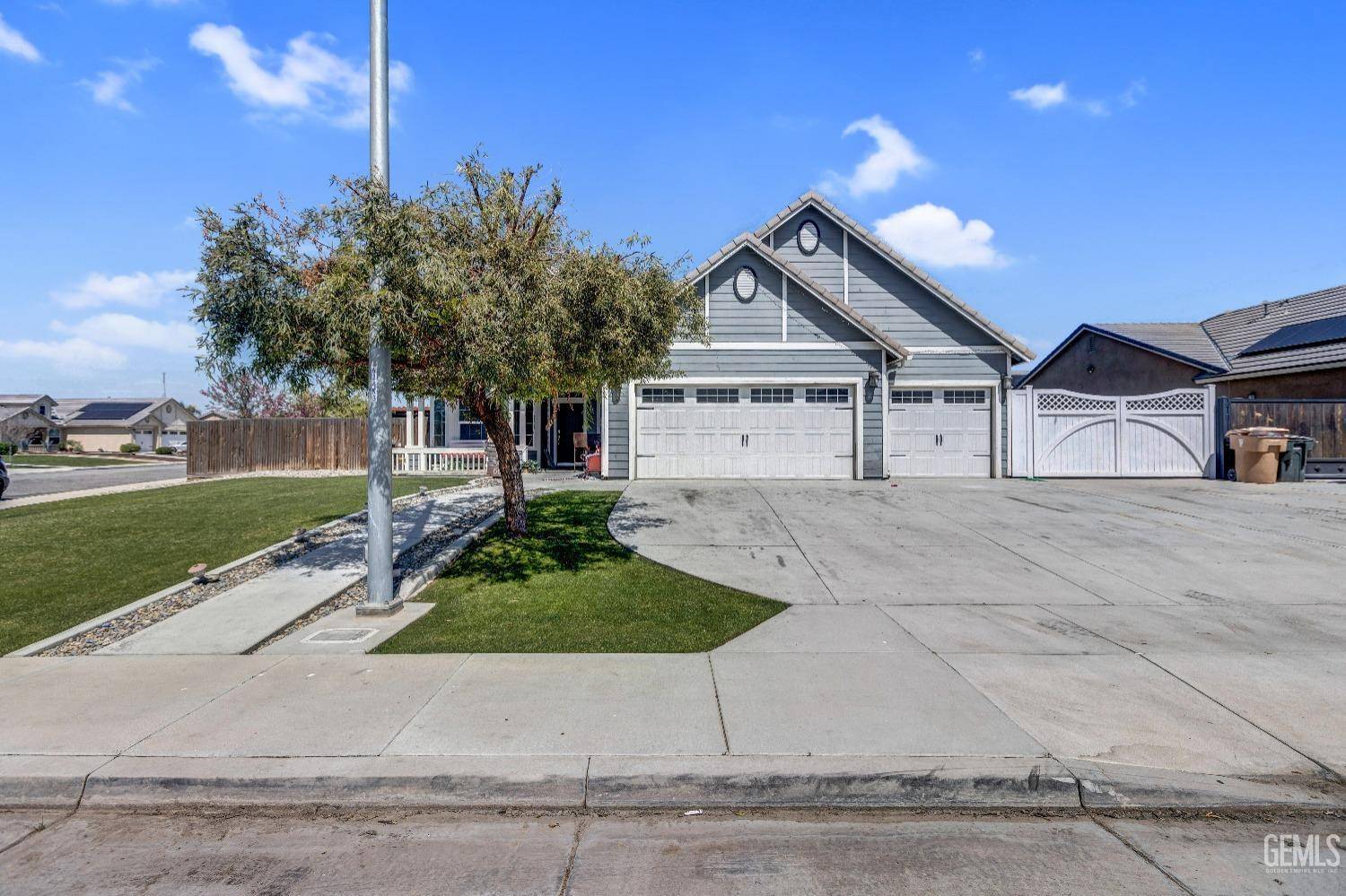 6040 Samuelson Street, Bakersfield, CA 93313