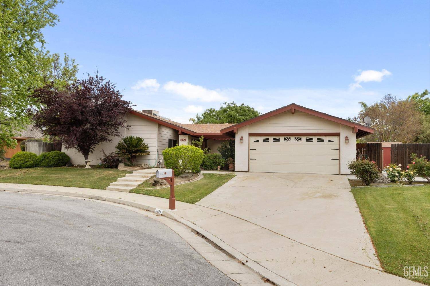 Bakersfield, CA 93309,1404 Moraine Court