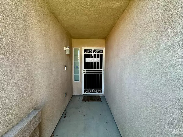 Bakersfield, CA 93311,10207 Starlight Peak Drive