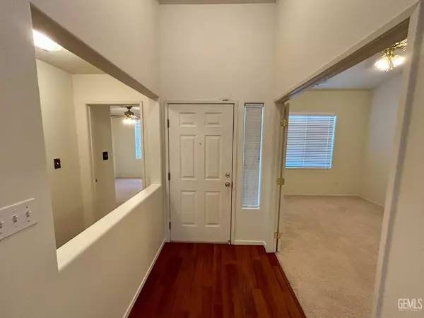 Bakersfield, CA 93311,10207 Starlight Peak Drive