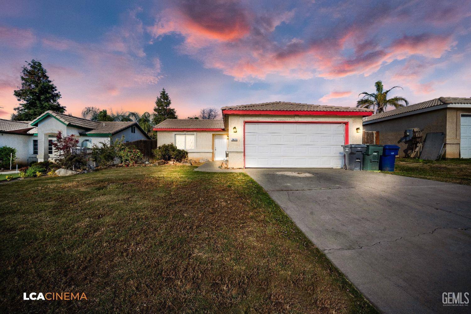 2825 Meadow Ridge Avenue, Bakersfield, CA 93308