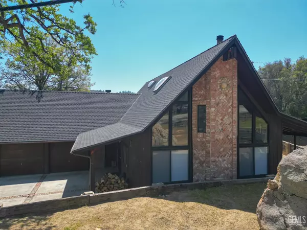 16 S Oak Knoll Lane, Wofford Heights, CA 93285