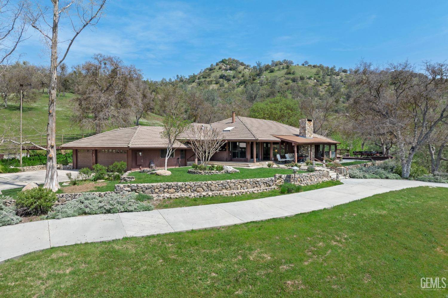 Bakersfield, CA 93308,4227 Poso Flat Road