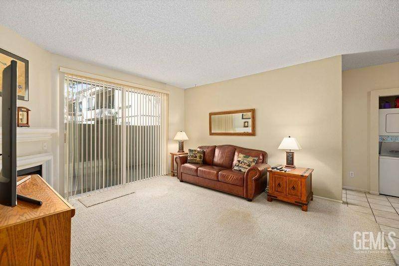 Lancaster, CA 93536,2823 W Avenue K12 #136