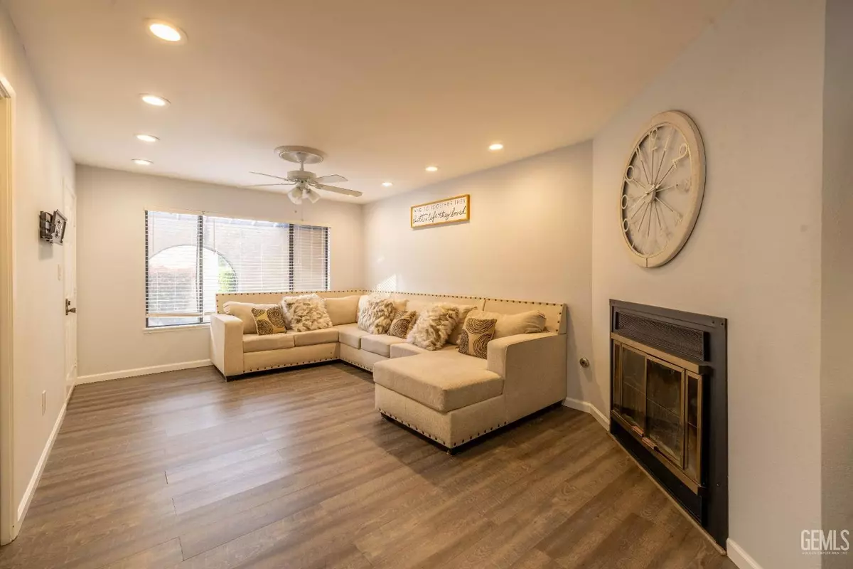 Bakersfield, CA 93309,1001 Mohawk Street #75