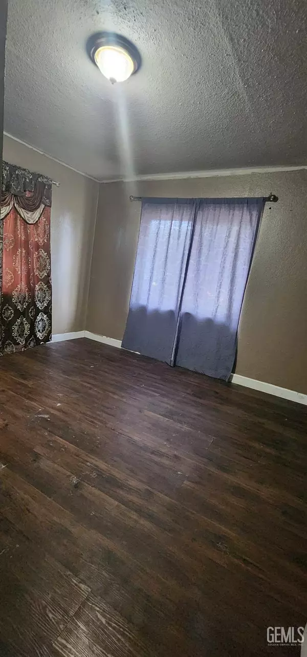 Lamont, CA 93241,8112 Bernard Avenue