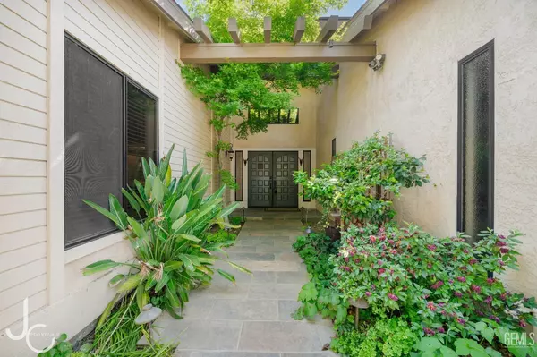 Bakersfield, CA 93309,2300 El Portal Drive #55