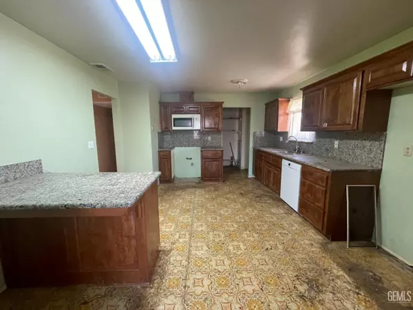Bakersfield, CA 93312,4145 Courtney Street
