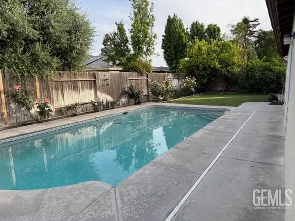 Bakersfield, CA 93311,11615 Marazion Hill Court