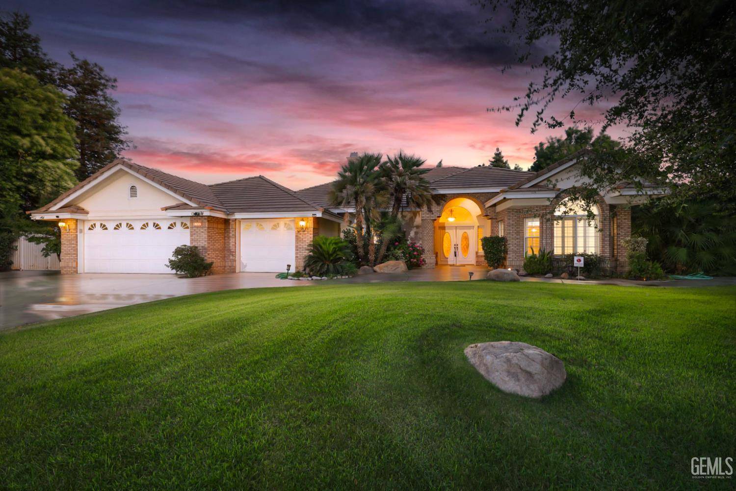 17607 Harvest Grove Court, Bakersfield, CA 93314