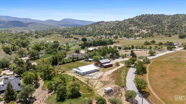 Tehachapi, CA 93561,21192 Old Town Road