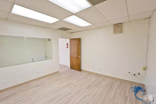 Bakersfield, CA 93304,1004 H Street